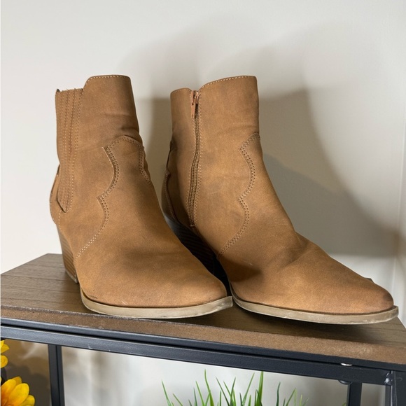 Indigo Rd Tan Ankle Boots - Picture 2 of 11